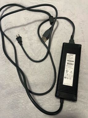 Microsoft Xbox 360 original power adapter, like new